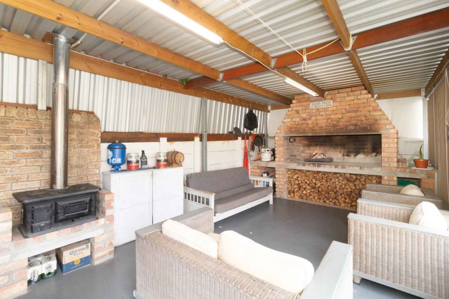 3 Bedroom Property for Sale in Oakglen Western Cape